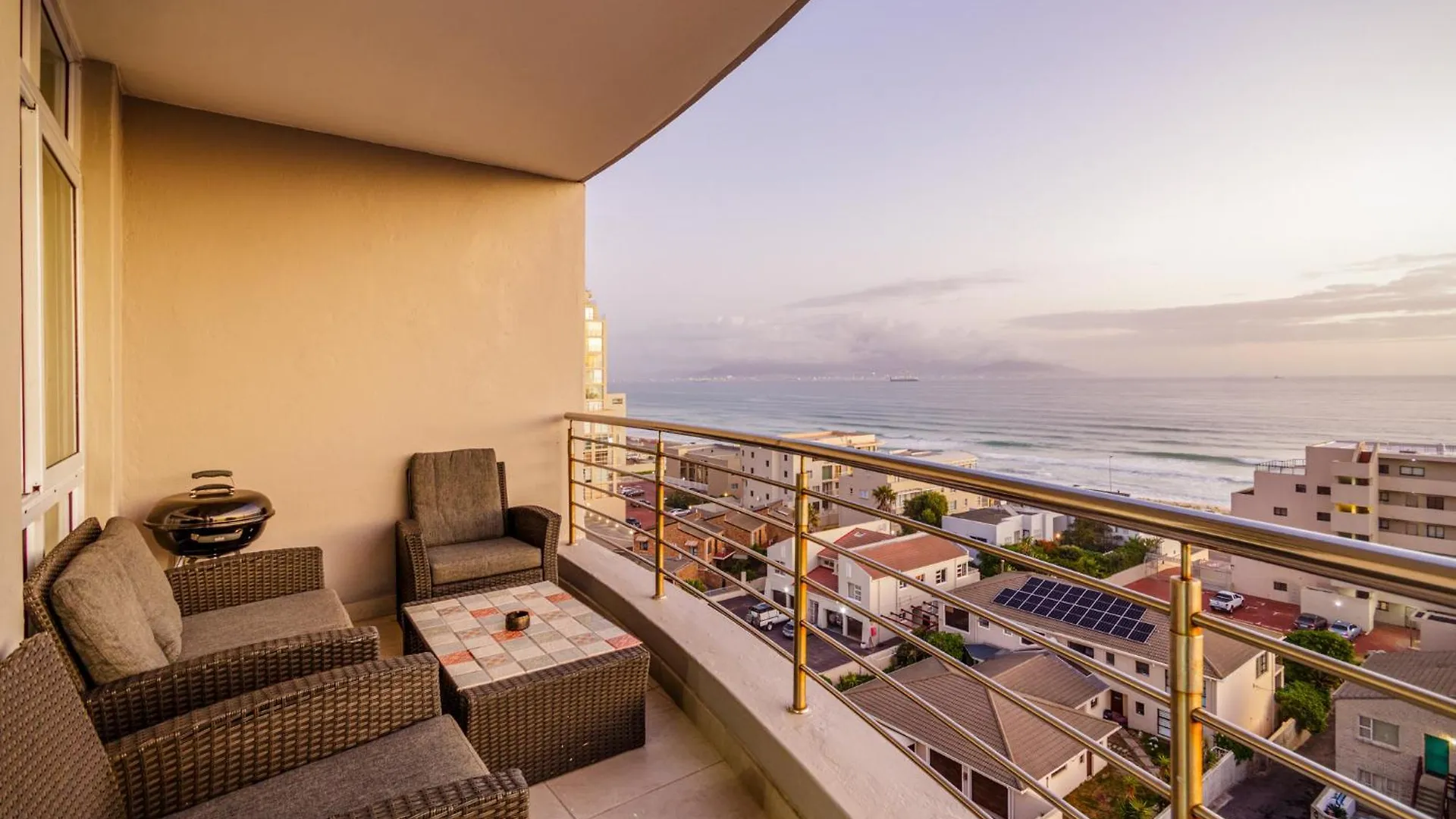 Atlantic Haven Apartment Bloubergstrand